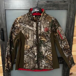 Realtree Camouflage Women's Jacket with Red Accents